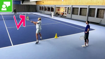 3 Varianten einen hohen Ball auf die Rückhand zu trainieren